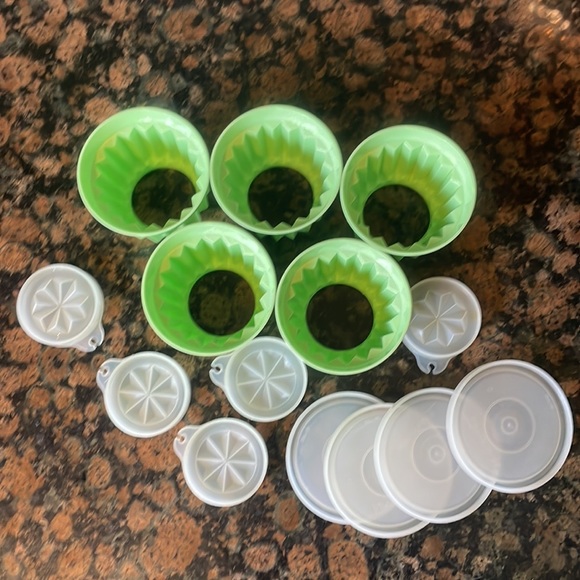Tupperware vintage jadeite green mini jell-o moulds (set of 5) - Picture 2 of 8